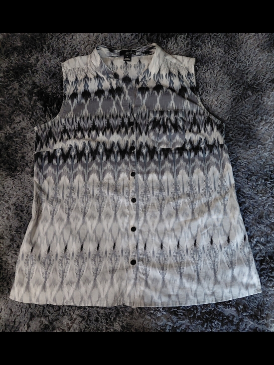 Erika Tops - Erika Black & White Sleeveless Button-Down Shirt